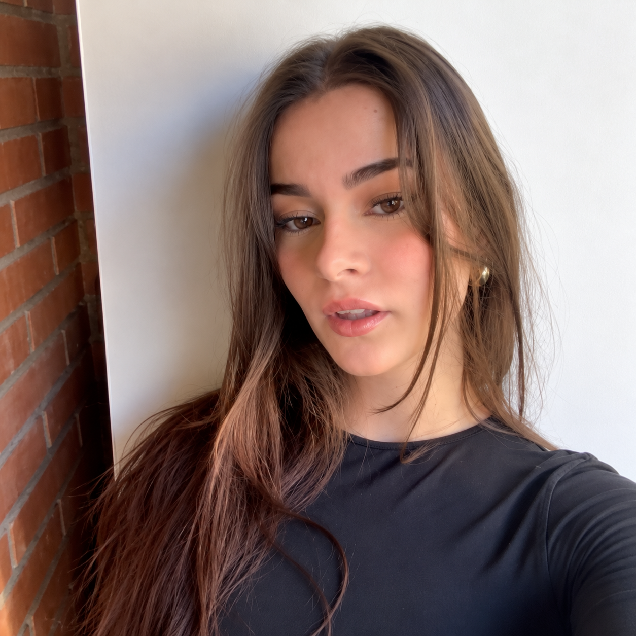 files/Natural-Light_Selfie_Portrait.png